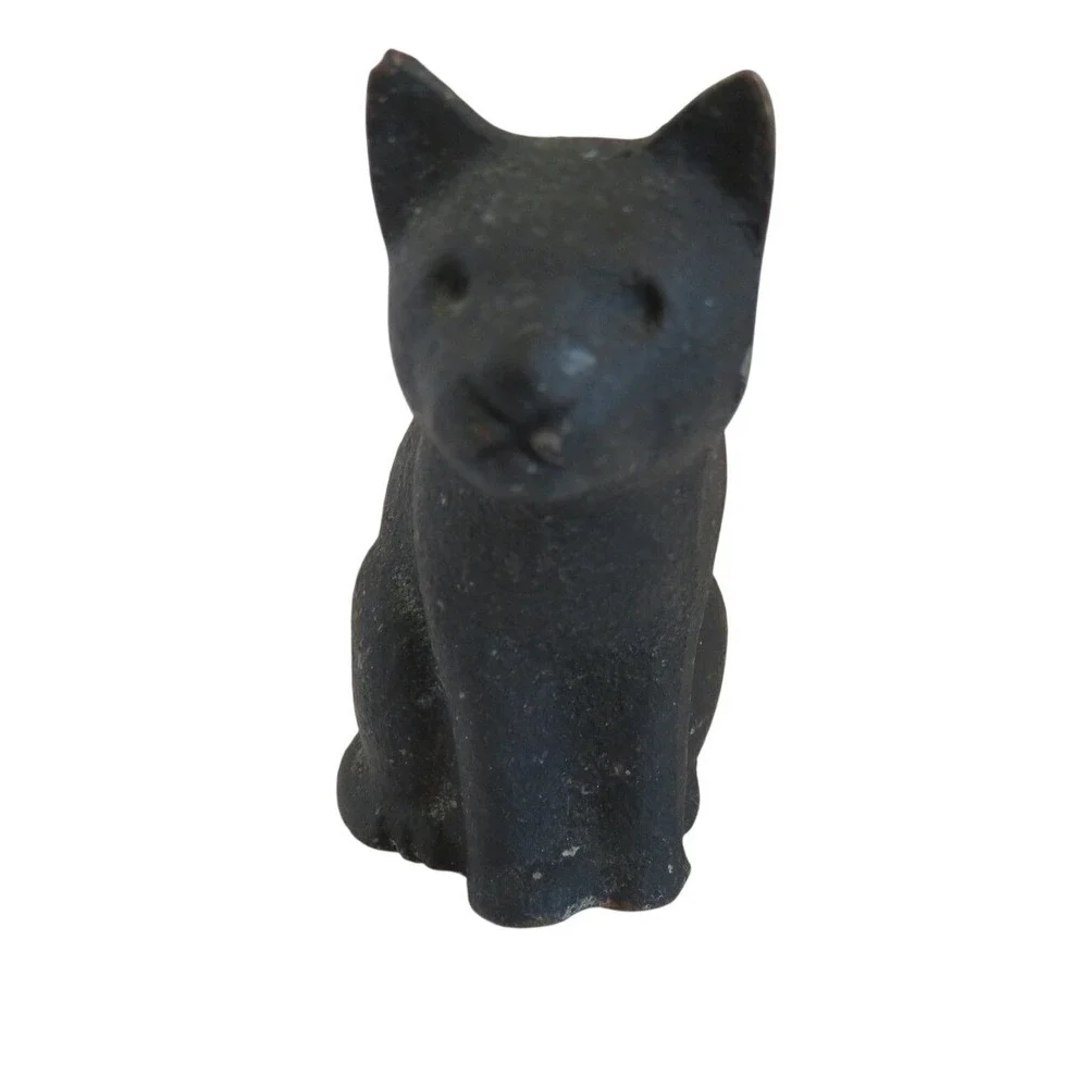 Nanbu Tekki Iwachu Japanese Cast Iron Paperweight Black Sitting Cat Figurine‎ - Picture 2 of 6